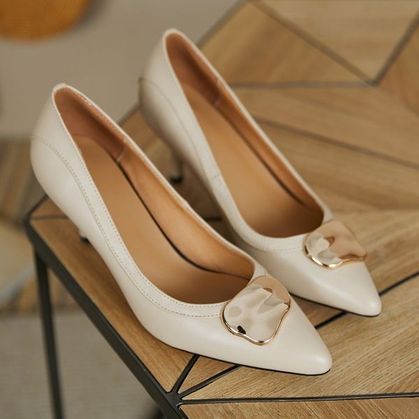 2021 new lady classic design genuine fine leather with black high heels apricot shoes woman wedding 64xx
2021 new lady classic design genuine fine leather with black high heels apricot shoes woman wedding 64xx
