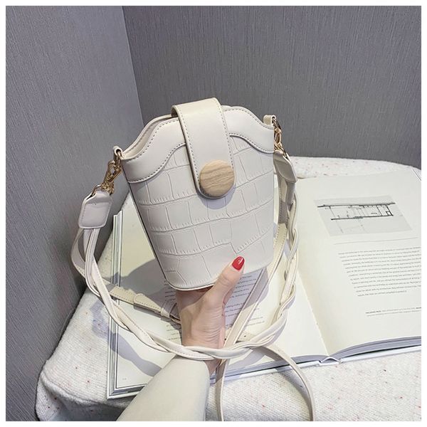 wanghong lady's 2020 new fashion autumn fashion woven strap single messenger bagshoulder shoulder bagbag versatile underarm bag lowg4
wanghong lady's 2020 new fashion autumn fashion woven strap single messenger bagshoulder shoulder bagbag versatile underarm bag lowg4