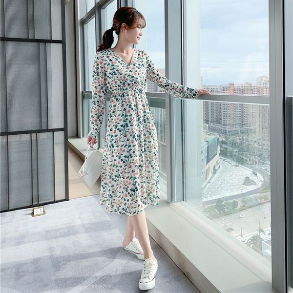 autumn 2020 xiaoqing xinsen women's literature and art girl's dress age reduction temperament v-neck shows thin flower chiffon dre, Black;gray
autumn 2020 xiaoqing xinsen women's literature and art girl's dress age reduction temperament v-neck shows thin flower chiffon dre, Black;gray