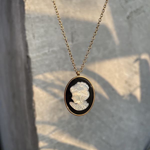xl052 black and white cameron omei head oval fritillary shell necklace clavicle chain steel plated 18k gold, Silver
xl052 black and white cameron omei head oval fritillary shell necklace clavicle chain steel plated 18k gold, Silver