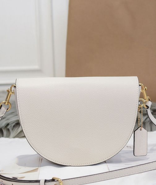 Top fashion leather high quality handbag ladies chain handbag shoulder bag size 21*15.5*5.5cm, White 
Top fashion leather high quality handbag ladies chain handbag shoulder bag size 21*15.5*5.5cm, White