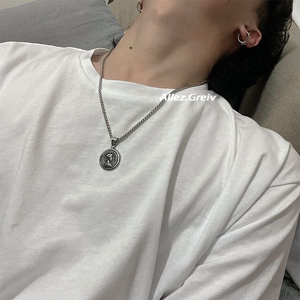 titanium steel necklace men's fashion design hip hop street personality avatar small chain does not fade, Silver
titanium steel necklace men's fashion design hip hop street personality avatar small chain does not fade, Silver