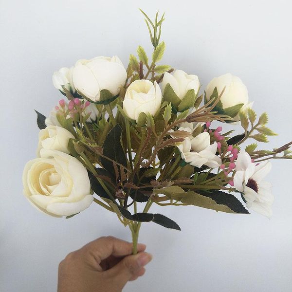 1 pcs american country vintage wedding decoration artificial flowers silk flower pearl bracts bouquet 5 color emulation flowers
1 pcs american country vintage wedding decoration artificial flowers silk flower pearl bracts bouquet 5 color emulation flowers