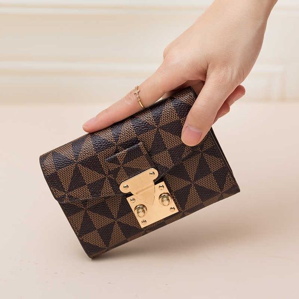 luxury women wallets short size coin card money bag brand burse pouch fashion leather wallet woman metal buckle change purse, Red;black
luxury women wallets short size coin card money bag brand burse pouch fashion leather wallet woman metal buckle change purse, Red;black