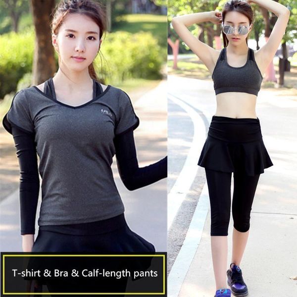 yoga outfits women 3 pieces set female quick dry sportswear gym running girls clothes grey t-shirt+bra+black calf-length pants set170041, White;red
yoga outfits women 3 pieces set female quick dry sportswear gym running girls clothes grey t-shirt+bra+black calf-length pants set170041, White;red