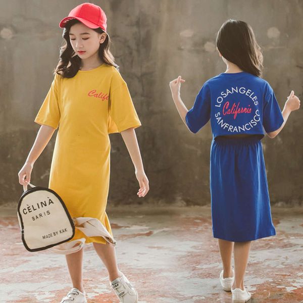 2020 version girls' korean summer princs wind open back printing long skirt medium and large children's cotton short sve drs paren, Blue
2020 version girls' korean summer princs wind open back printing long skirt medium and large children's cotton short sve drs paren, Blue