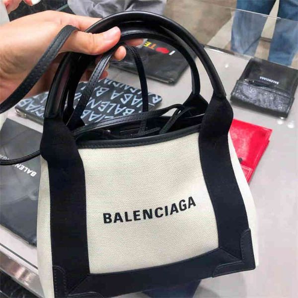 motorcycle luxury balencaigass hourglass small square bags bags moon locomotive genuine leather fashion women handbag designer 9w9d
motorcycle luxury balencaigass hourglass small square bags bags moon locomotive genuine leather fashion women handbag designer 9w9d