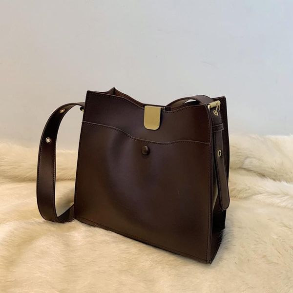 olsitti fashion solid color shoulder bag for women 2021 winter new pu leather large capacity handbag ladies bags 
olsitti fashion solid color shoulder bag for women 2021 winter new pu leather large capacity handbag ladies bags
