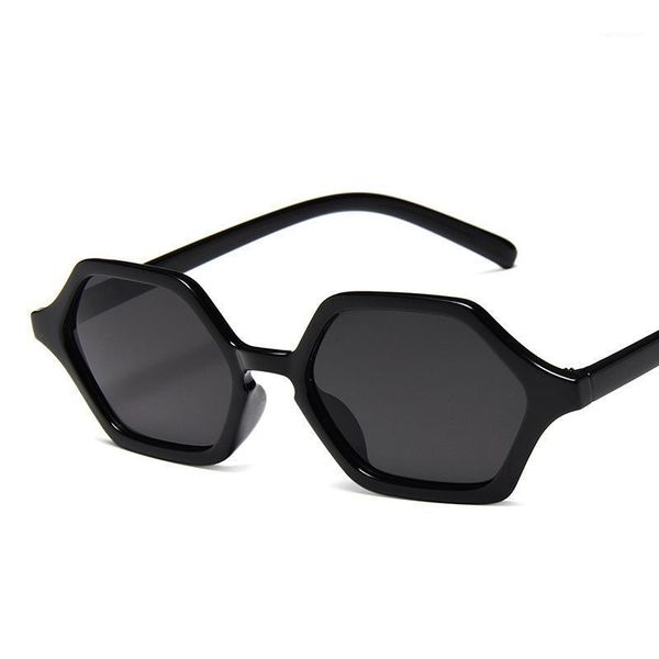 new polygonal small framed women sunglasses metal hinges eyeglasses trend street glasses1, White;black
new polygonal small framed women sunglasses metal hinges eyeglasses trend street glasses1, White;black