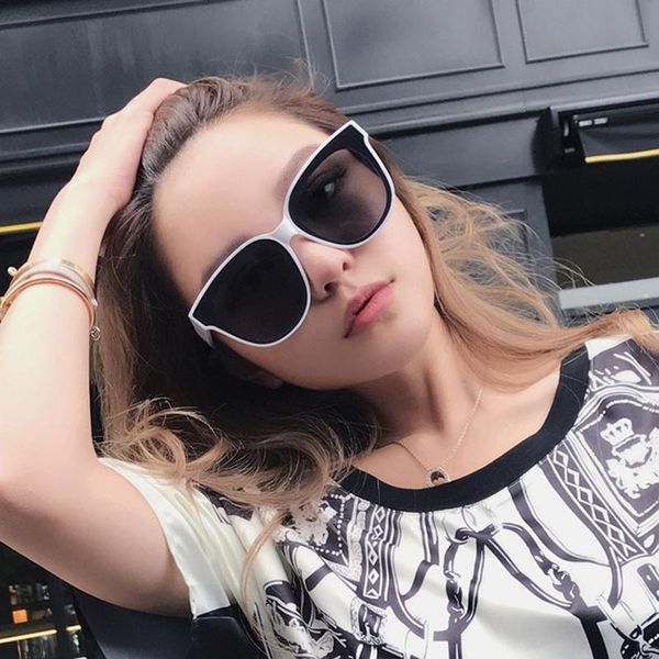 moda feminina 2021 cat eye sunglasses vintage sunglasses women personality trend vasos black pink gafas lunette femme bril, White;black
moda feminina 2021 cat eye sunglasses vintage sunglasses women personality trend vasos black pink gafas lunette femme bril, White;black