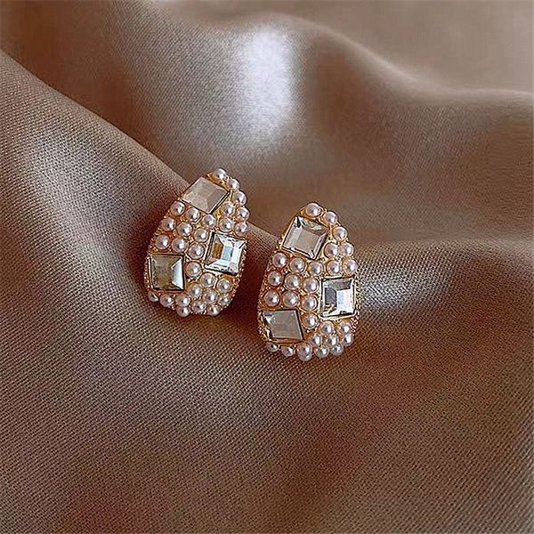 2021 new arrival women vintage stud earrings retro baroque water drop pearl earrings love blinding earrings female jewelry, Golden;silver
2021 new arrival women vintage stud earrings retro baroque water drop pearl earrings love blinding earrings female jewelry, Golden;silver
