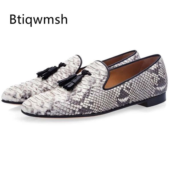2020 snakeskin shoes men round toe tassel flat dress shoes male slip on loafer fashion business for man, Black
2020 snakeskin shoes men round toe tassel flat dress shoes male slip on loafer fashion business for man, Black
