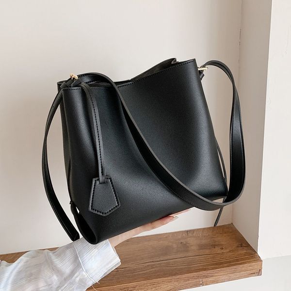 small pu leather bucket bags for women 2020 winter solid color shoulder handbags female travel lady fashion branded hand bag c1019
small pu leather bucket bags for women 2020 winter solid color shoulder handbags female travel lady fashion branded hand bag c1019