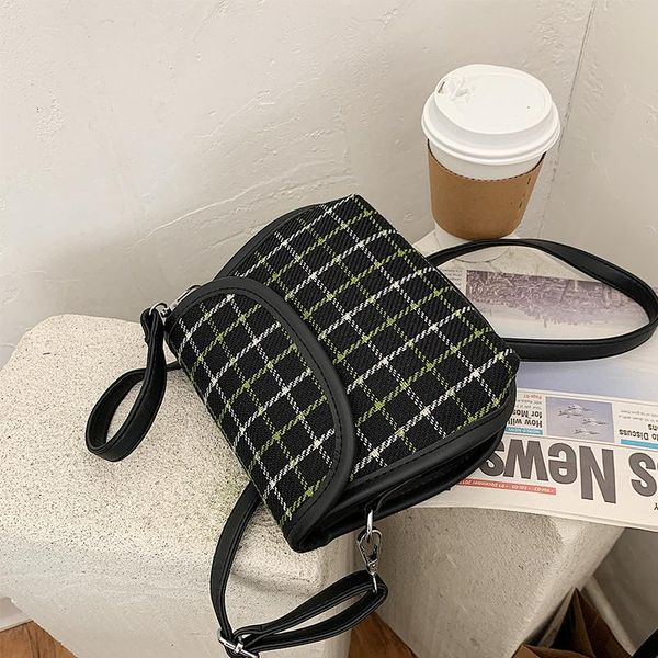 autumn and winter wild small bag women's bag 2020 new fashion net red plaid small square all-match shoulder messenger
autumn and winter wild small bag women's bag 2020 new fashion net red plaid small square all-match shoulder messenger