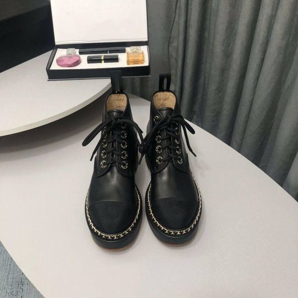 2020 design luxury ladies classic chain letter short boots fashion trend all-match boots ing, Black;red
2020 design luxury ladies classic chain letter short boots fashion trend all-match boots ing, Black;red