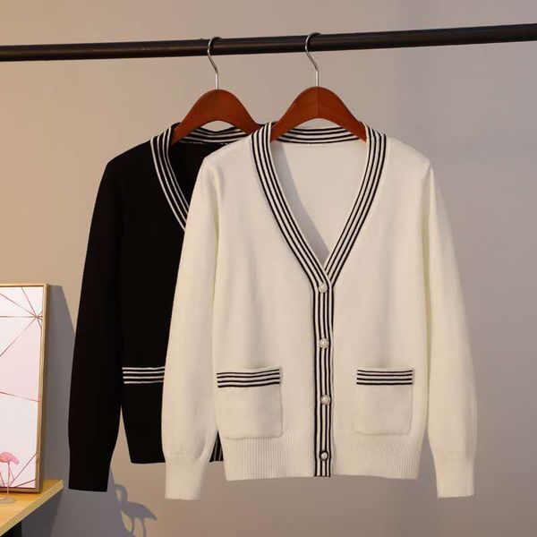 designer sweatshirt women's new v-neck ultra-thin long-sleeved loose knit cardigan real pocket size s-l, White;black
designer sweatshirt women's new v-neck ultra-thin long-sleeved loose knit cardigan real pocket size s-l, White;black