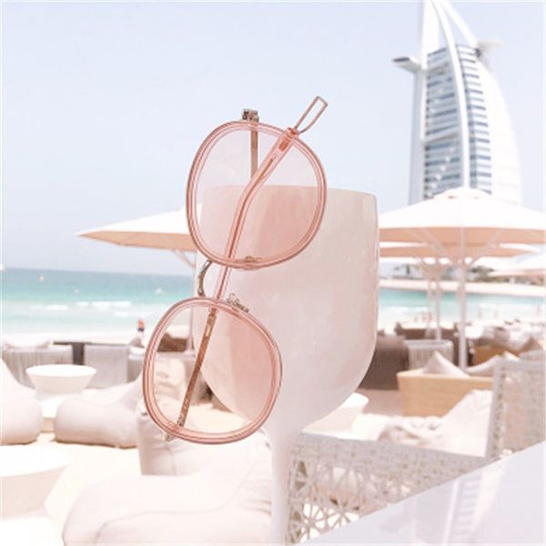 new classic овальный красный женщины солнцезащитные очки женщины vintage luxury brand plastic дизайнерские очки водителя cat eye солнцезащит
new classic овальный красный женщины солнцезащитные очки женщины vintage luxury brand plastic дизайнерские очки водителя cat eye солнцезащит