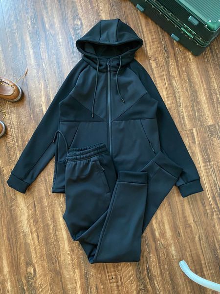 2020 summer mens tracksuit korean soprts classic track suit small feet trousers comfortable and refreshing thick mink velvet couple hoodie, Gray
2020 summer mens tracksuit korean soprts classic track suit small feet trousers comfortable and refreshing thick mink velvet couple hoodie, Gray