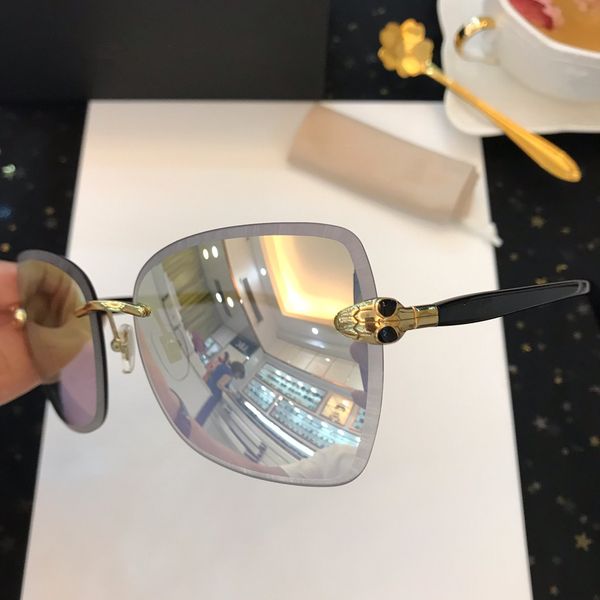 girls sunglasses ladies pilot glasses metal women men goggle refletive sun glasses one piece female mirror shades uv400, White;black
girls sunglasses ladies pilot glasses metal women men goggle refletive sun glasses one piece female mirror shades uv400, White;black