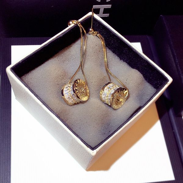 new fashion popular stylish designer super glittering diamond zircon dangle chandelier circular pendant stud earrings for women girls, Golden;silver
new fashion popular stylish designer super glittering diamond zircon dangle chandelier circular pendant stud earrings for women girls, Golden;silver