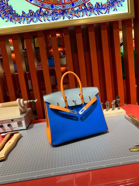 by order only wholesale handmade epsom leather customer design purse 30cmwax thread have gold and silver hardware message me for discount
by order only wholesale handmade epsom leather customer design purse 30cmwax thread have gold and silver hardware message me for discount