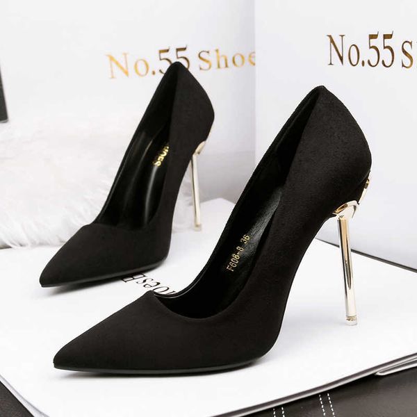 famous brand 2022 autumn elegant women khaki suede pumps wine red pointed toe metal .5cmthin high heels ladies valentine shoes designer cl, Black
famous brand 2022 autumn elegant women khaki suede pumps wine red pointed toe metal .5cmthin high heels ladies valentine shoes designer cl, Black