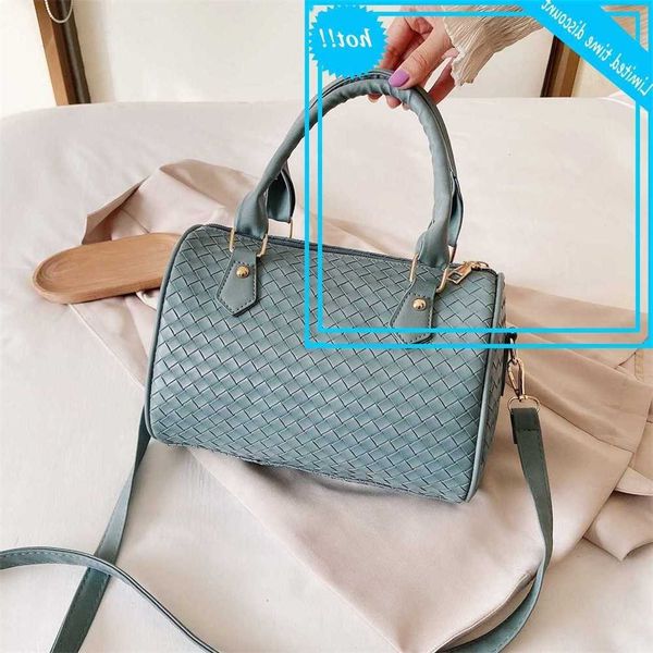 fashion 2020 new woven women's handbag versatile one shoulder straddle bag lady's purse
fashion 2020 new woven women's handbag versatile one shoulder straddle bag lady's purse