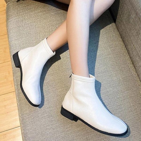 2020 winter women ankle boots low heels booties black zip stitch leather shoes plus size 43 women square heel botas mujer 8508n #en0a
2020 winter women ankle boots low heels booties black zip stitch leather shoes plus size 43 women square heel botas mujer 8508n #en0a
