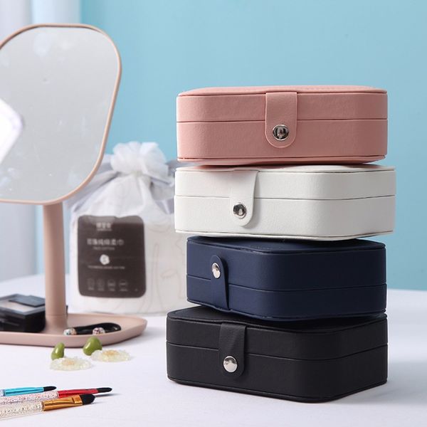 2020 new luxury portable silk thread storage stud earrings ring jewelry box organizer holder gift q1218
2020 new luxury portable silk thread storage stud earrings ring jewelry box organizer holder gift q1218