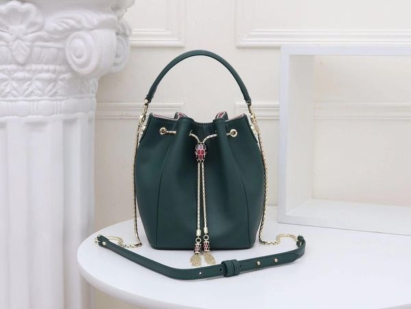 european style autumn 2019 fashion star same style lady bucket bag designer handbag unique design style factory direct sale
european style autumn 2019 fashion star same style lady bucket bag designer handbag unique design style factory direct sale