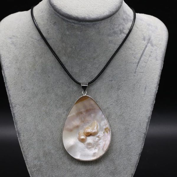 natural shell pearl necklace for woman drop shape large size classic style leather rope 55 + 5cm pendant 4 * 6cm, Silver
natural shell pearl necklace for woman drop shape large size classic style leather rope 55 + 5cm pendant 4 * 6cm, Silver