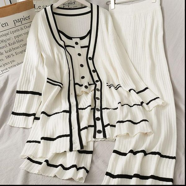 2021 new knitted single breasted o neck waist wide leg pants fashion suits striped contrast color 3 piece set, Gray
2021 new knitted single breasted o neck waist wide leg pants fashion suits striped contrast color 3 piece set, Gray