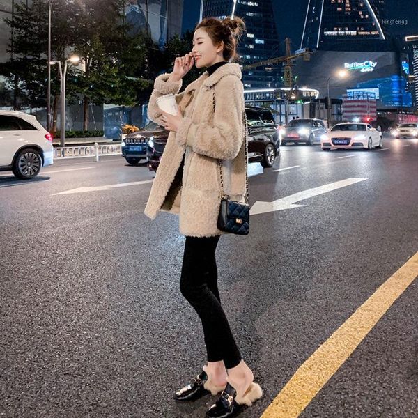2020 casual women autumn winter coat zipper wide-waisted solid long fake fur plush teddy coat female thick faux fur jackets t751, Black
2020 casual women autumn winter coat zipper wide-waisted solid long fake fur plush teddy coat female thick faux fur jackets t751, Black