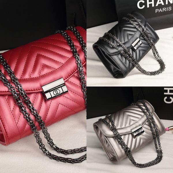 spring and summer 2020 new korean hand fashion sheepskin women's bag small fragrance lingge chain bag single shoulder messenger handbag
spring and summer 2020 new korean hand fashion sheepskin women's bag small fragrance lingge chain bag single shoulder messenger handbag
