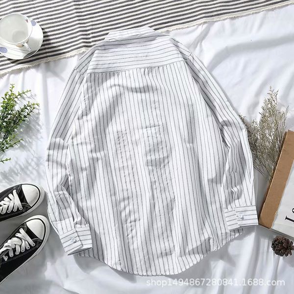 hong kong aberdeen art men's long sleeve loose fitting super fire stripe fashion student inch shirt, White;black
hong kong aberdeen art men's long sleeve loose fitting super fire stripe fashion student inch shirt, White;black