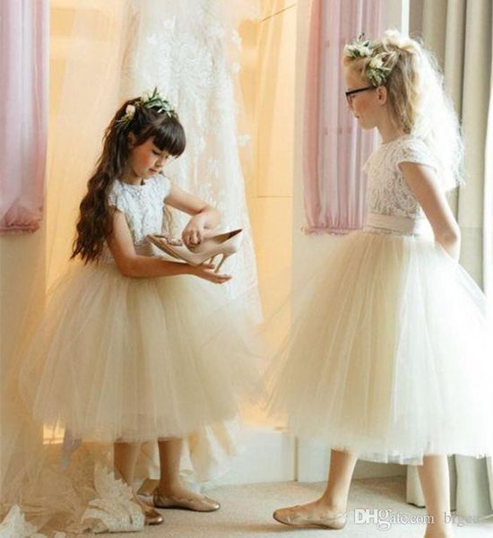 cap sleeves flower girl dress with removable sash tulle lace girl pageant dress formal occasion wedding party dress, White;blue
cap sleeves flower girl dress with removable sash tulle lace girl pageant dress formal occasion wedding party dress, White;blue