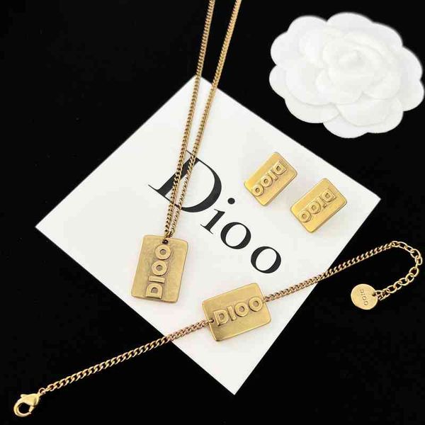 2022 factory wholesale letter necklace women's brass minority earrings high texture bracelet new trend, Silver
2022 factory wholesale letter necklace women's brass minority earrings high texture bracelet new trend, Silver