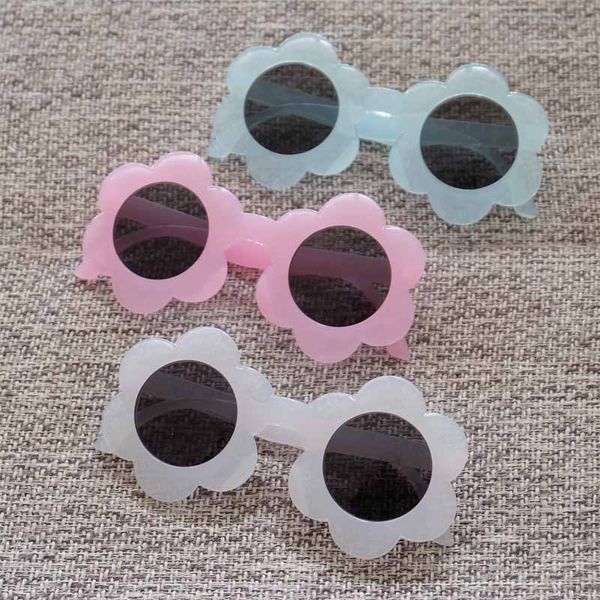 lovely kids sunflower sunglasses candy colors cute frame children party glasses wholesale, White;black
lovely kids sunflower sunglasses candy colors cute frame children party glasses wholesale, White;black