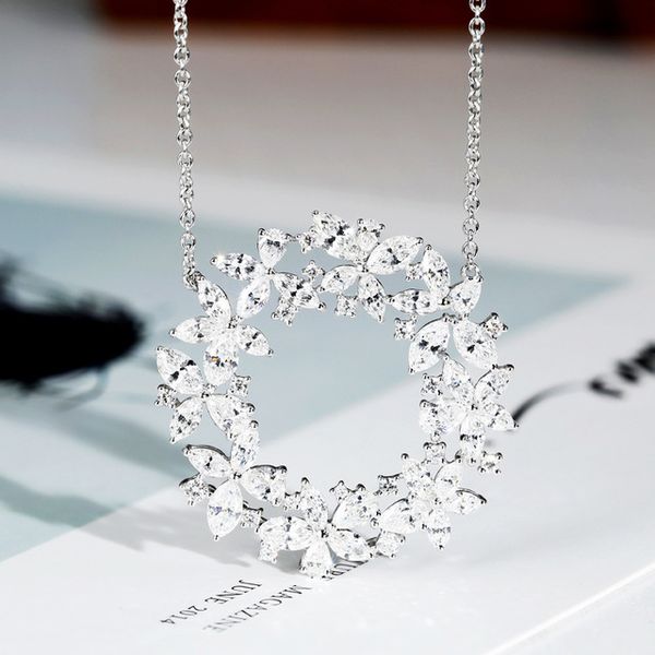 european and american high-end market white gold laurel wreath diamond pendant, beautiful full-diamond goddess type natural real diamond nec, Silver
european and american high-end market white gold laurel wreath diamond pendant, beautiful full-diamond goddess type natural real diamond nec, Silver