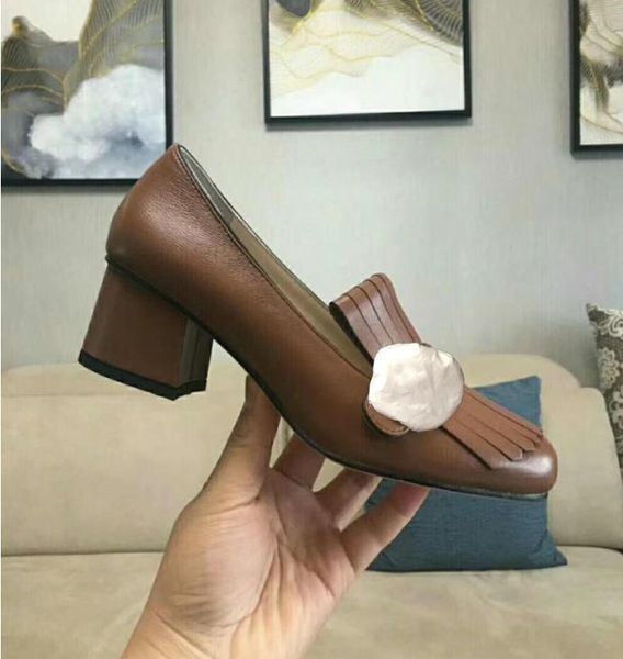 2020 classic mid heeled boat shoes luxury leather occupation high heels shoes round head metal button woman dress shoes large size 35-41, Black
2020 classic mid heeled boat shoes luxury leather occupation high heels shoes round head metal button woman dress shoes large size 35-41, Black
