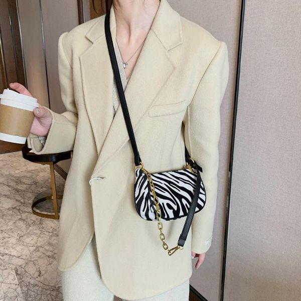 zebra printed crossbody bags female simple totes pu leather small summer lady shoulder handbags for women 2021 trend
zebra printed crossbody bags female simple totes pu leather small summer lady shoulder handbags for women 2021 trend