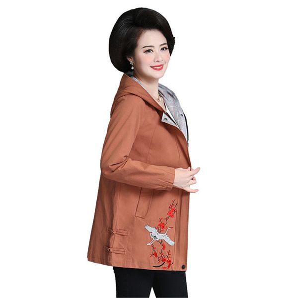 2021 new mom wear spring fall fashion retro short embroidered big size jacket 292 ovtw, Black;brown
2021 new mom wear spring fall fashion retro short embroidered big size jacket 292 ovtw, Black;brown