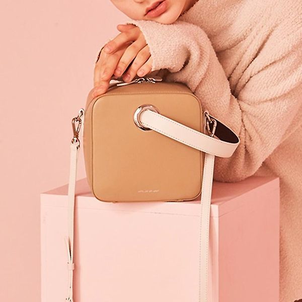 cross body contrasting color stitching ladies square box retro female handbag senior messenger bag niche design shoulder for women 2021
cross body contrasting color stitching ladies square box retro female handbag senior messenger bag niche design shoulder for women 2021