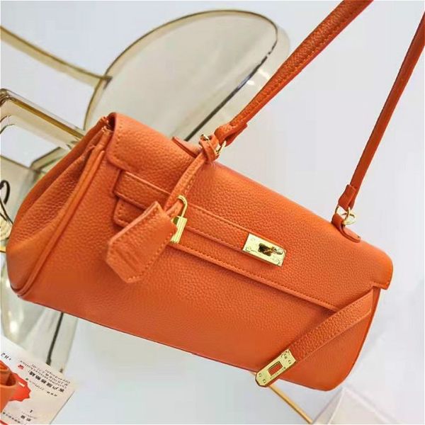 new style fashion luxurys designers bags underarm bag kelly bag handbag lady shoulder bag designer women retro lady pochette tote
new style fashion luxurys designers bags underarm bag kelly bag handbag lady shoulder bag designer women retro lady pochette tote