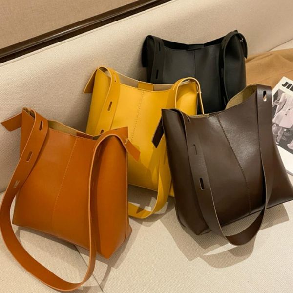 2021 new fashion women's large capacity bucket bag buckle shoulder bag pu leather messenger
2021 new fashion women's large capacity bucket bag buckle shoulder bag pu leather messenger