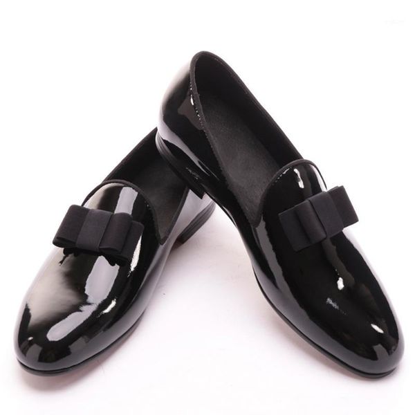 black patent leather men handmade loafers with black bowtie fashion banquet and prom men dress shoes1
black patent leather men handmade loafers with black bowtie fashion banquet and prom men dress shoes1