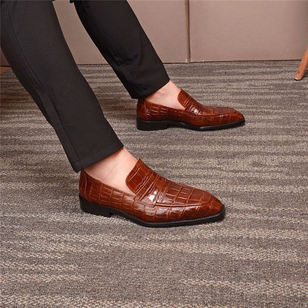 new design men zipper pointed toe casual wedding party luxury dress shoes male loafers gradine color formal shoes, Black
new design men zipper pointed toe casual wedding party luxury dress shoes male loafers gradine color formal shoes, Black
