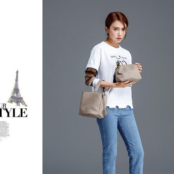 women's casual bucket bag 2020 new fashion mini women's bag pu leather vegetable basket classic handbag ladies small messenger
women's casual bucket bag 2020 new fashion mini women's bag pu leather vegetable basket classic handbag ladies small messenger