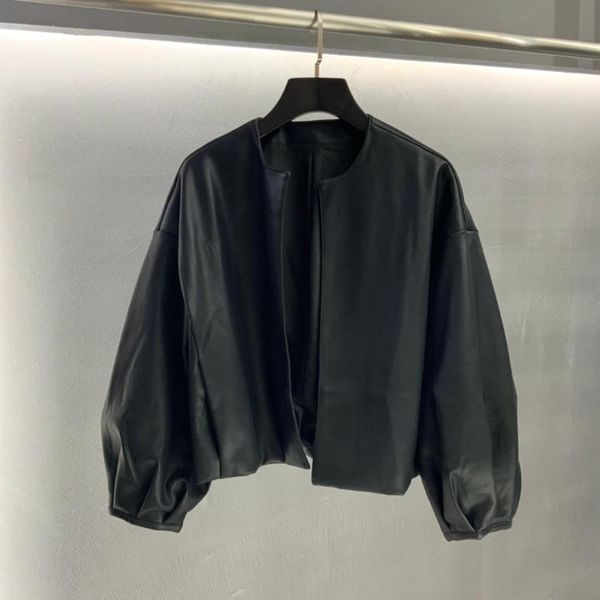 2021 new ladies fashion long sleeve lambskin lantern sleeve round neck short leather jacket 0915, Black
2021 new ladies fashion long sleeve lambskin lantern sleeve round neck short leather jacket 0915, Black