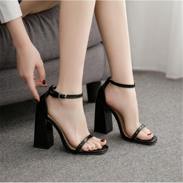 2021 new woman shoes round toe sandals open square high heels summer party daily buckle cover size 35-40 mpex, Black
2021 new woman shoes round toe sandals open square high heels summer party daily buckle cover size 35-40 mpex, Black